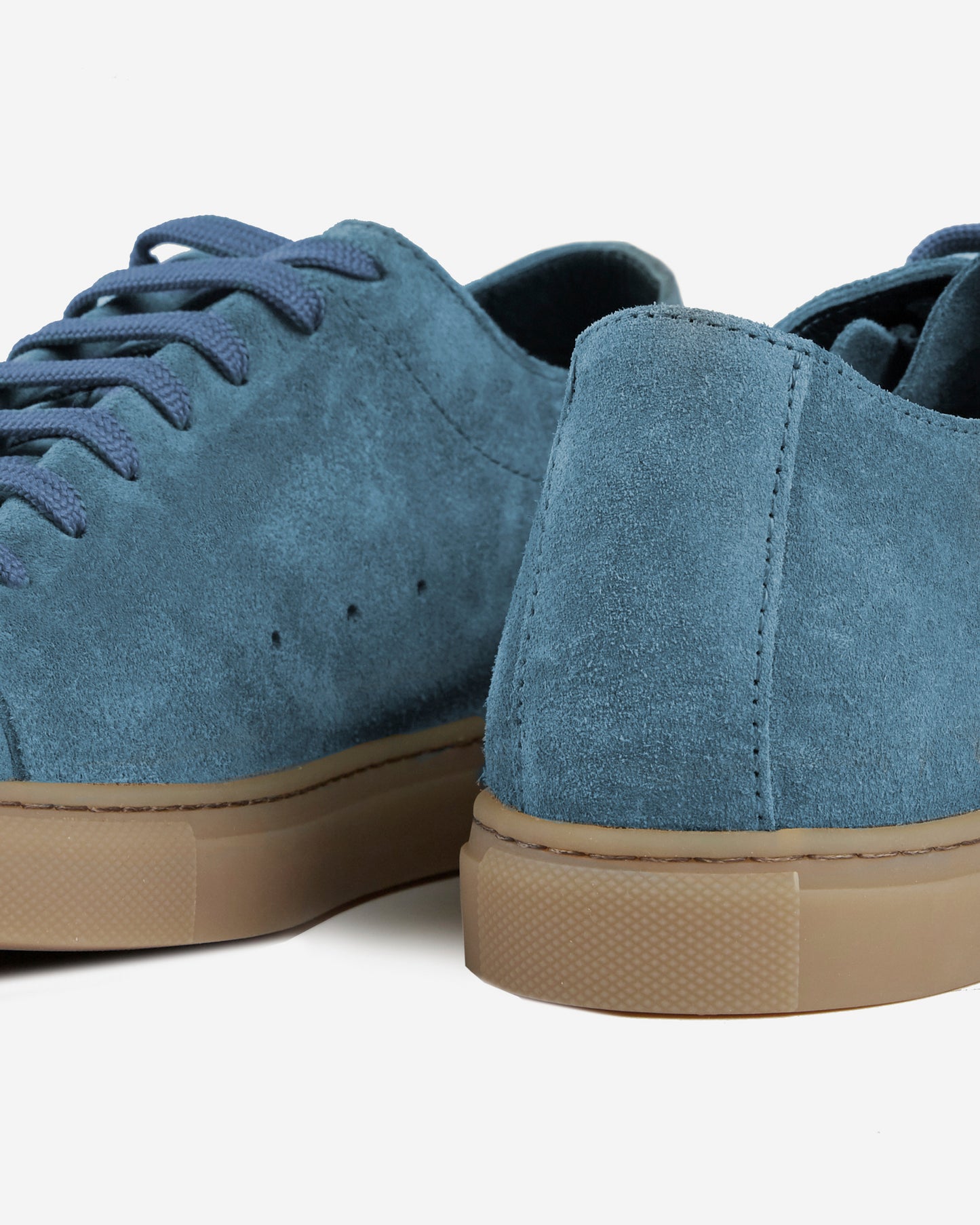 Sneakers en cuir de veau suédé