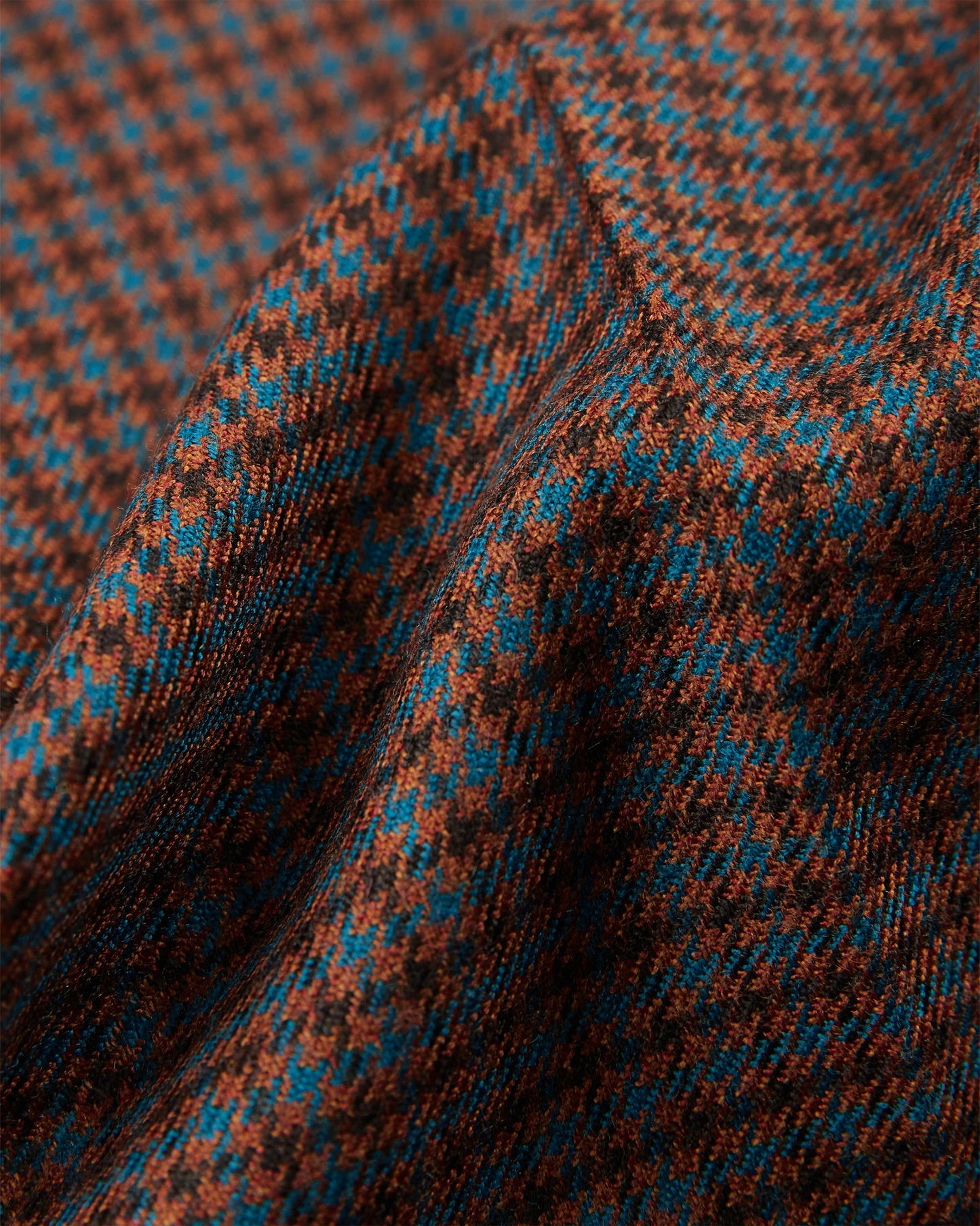 Tapered fit wool trousers