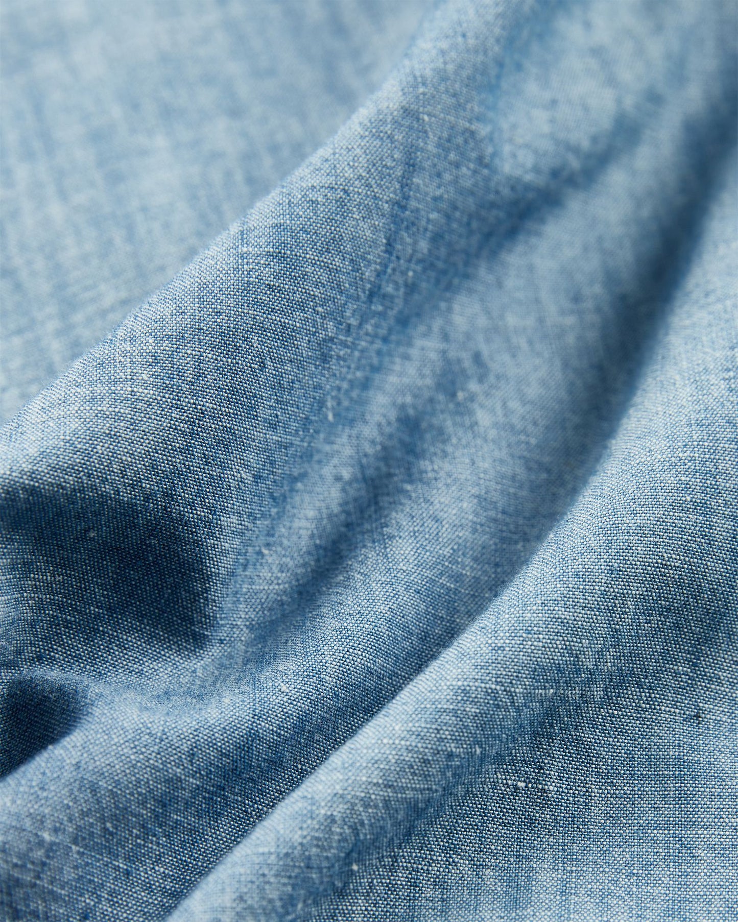 Casual fit chambray shirt