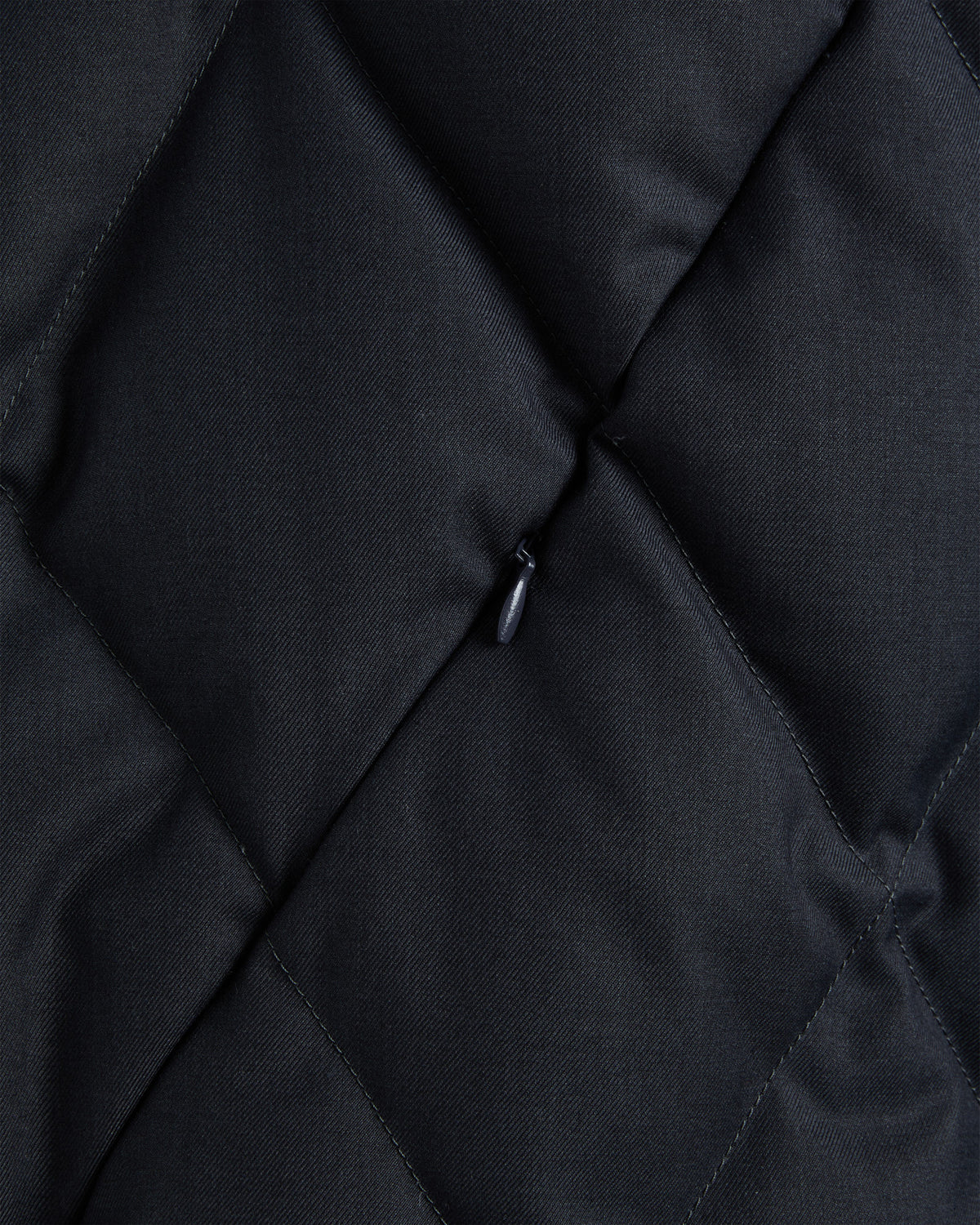 Gilet coupe droite en duvet et tissu technique deux couche