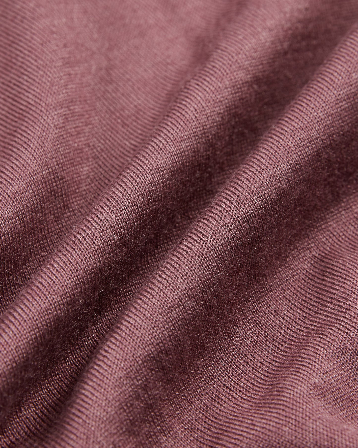 カシミアとシルク・スリムフィットクルーネック