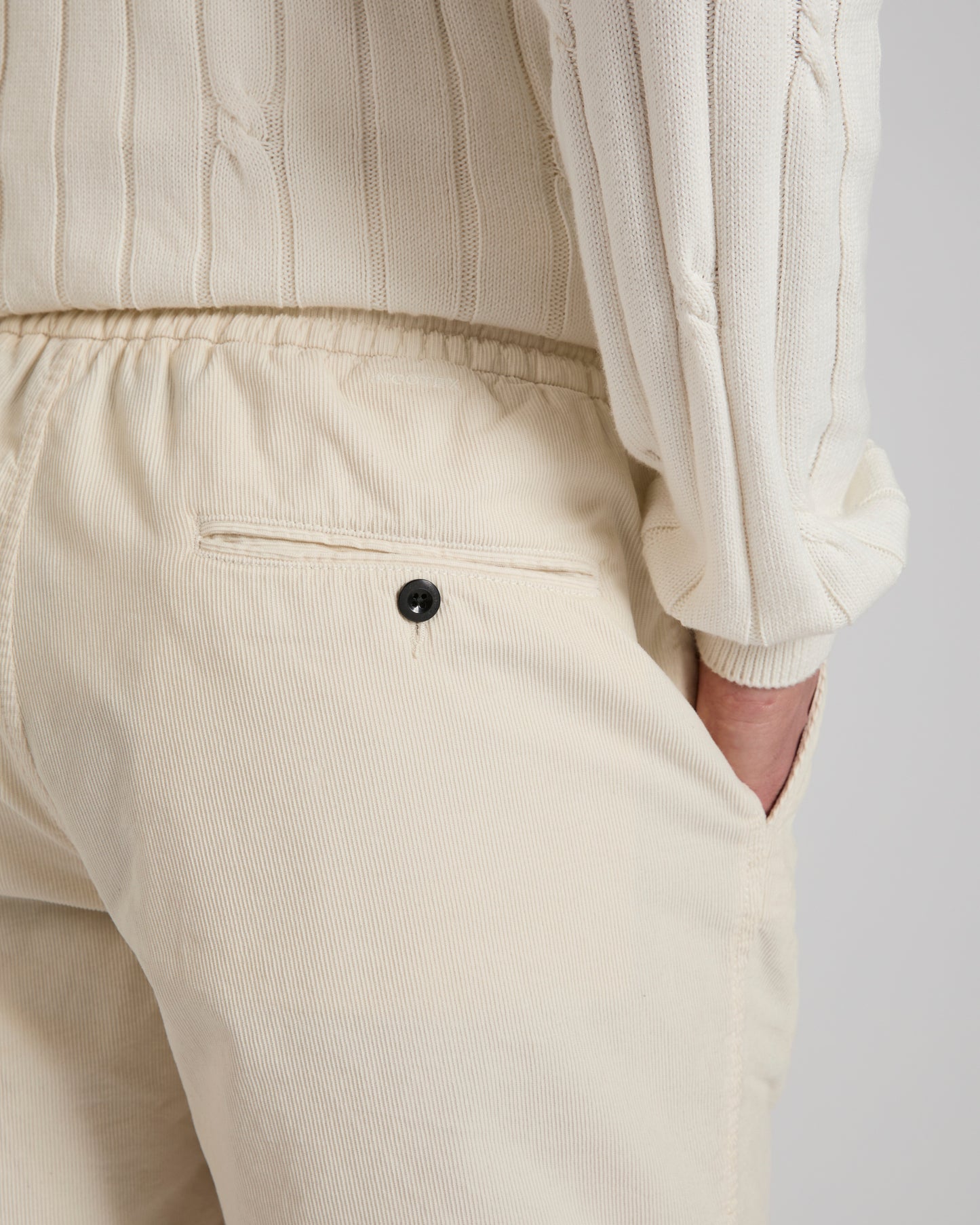 Regular fit corduroy Bermuda shorts