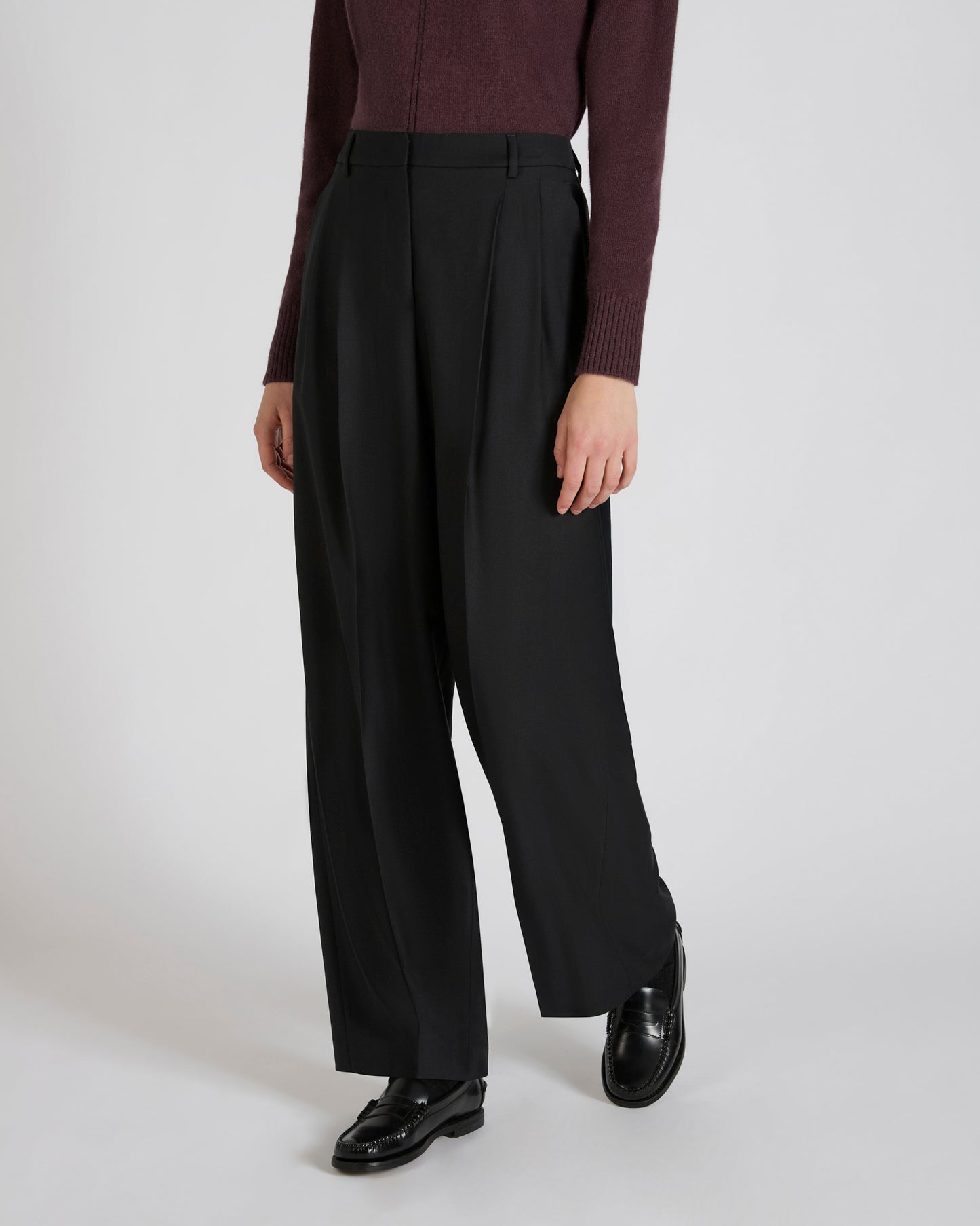 ウール平織りワイドフィットパンツ