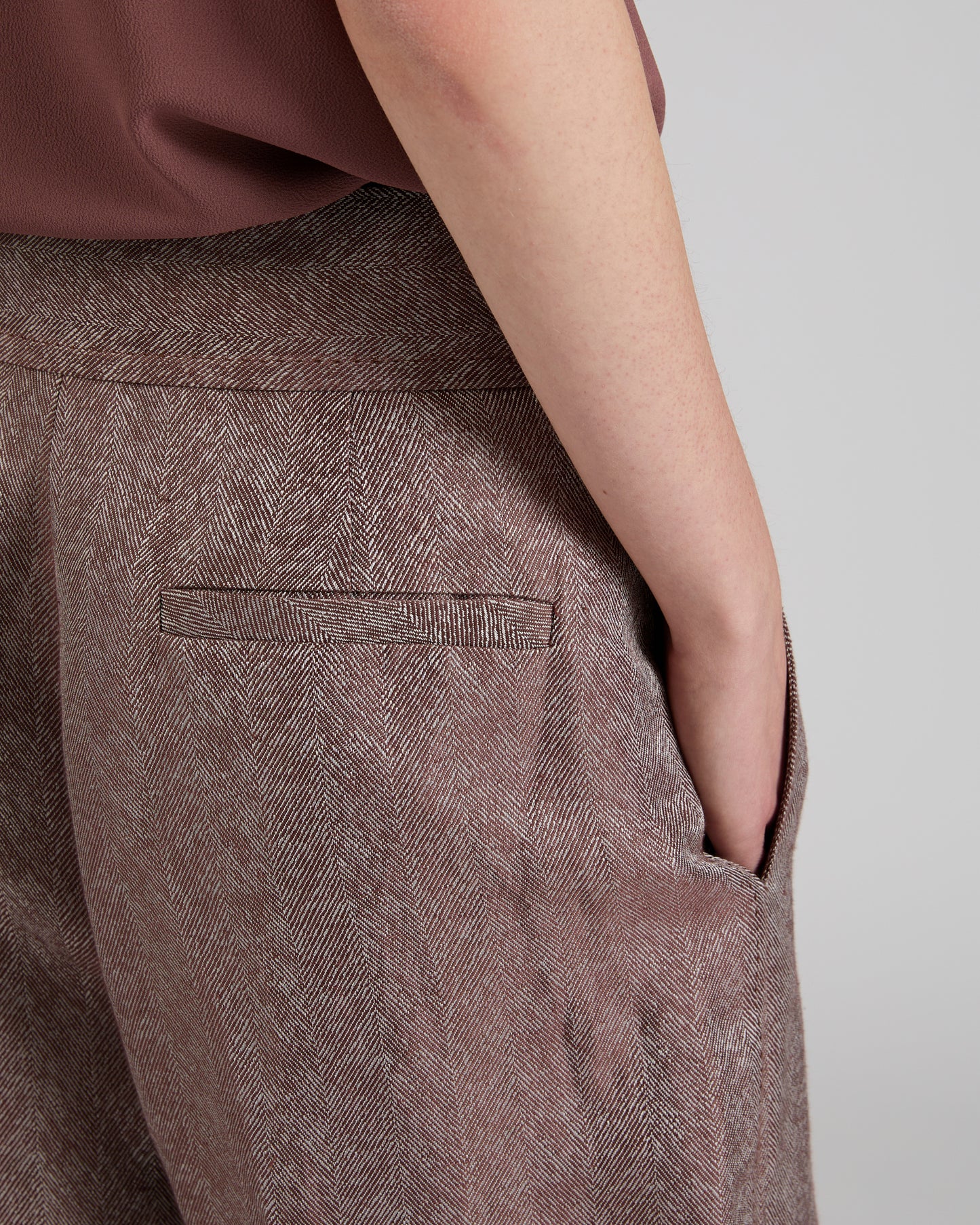 Regular fit linen and viscose herringbone trousers