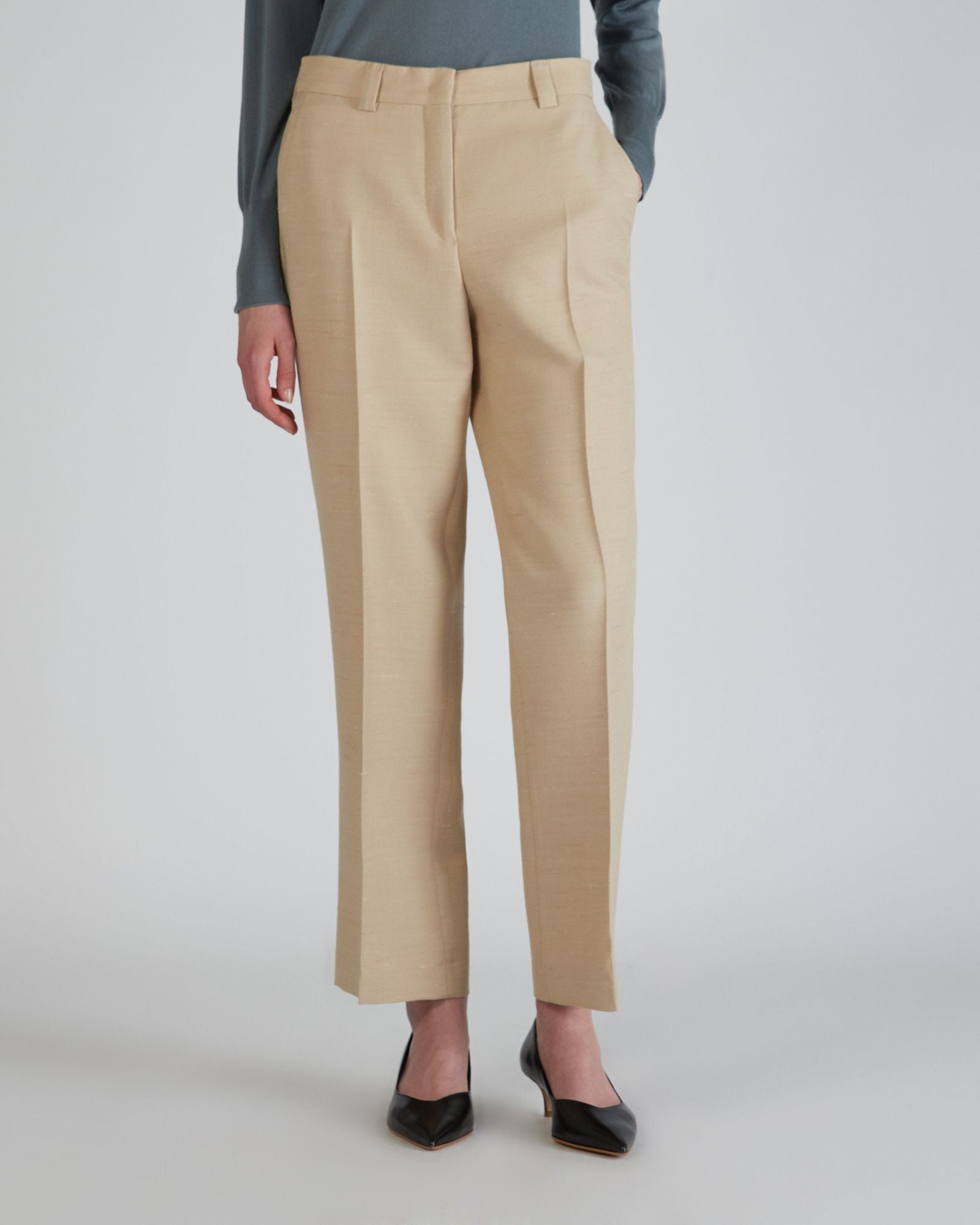 Regular fit trousers in wool shantung