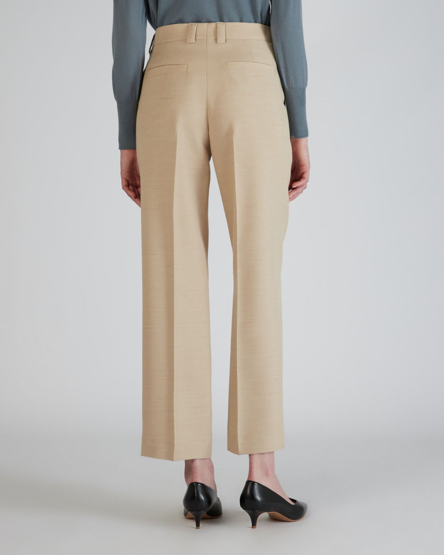 Regular fit trousers in wool shantung