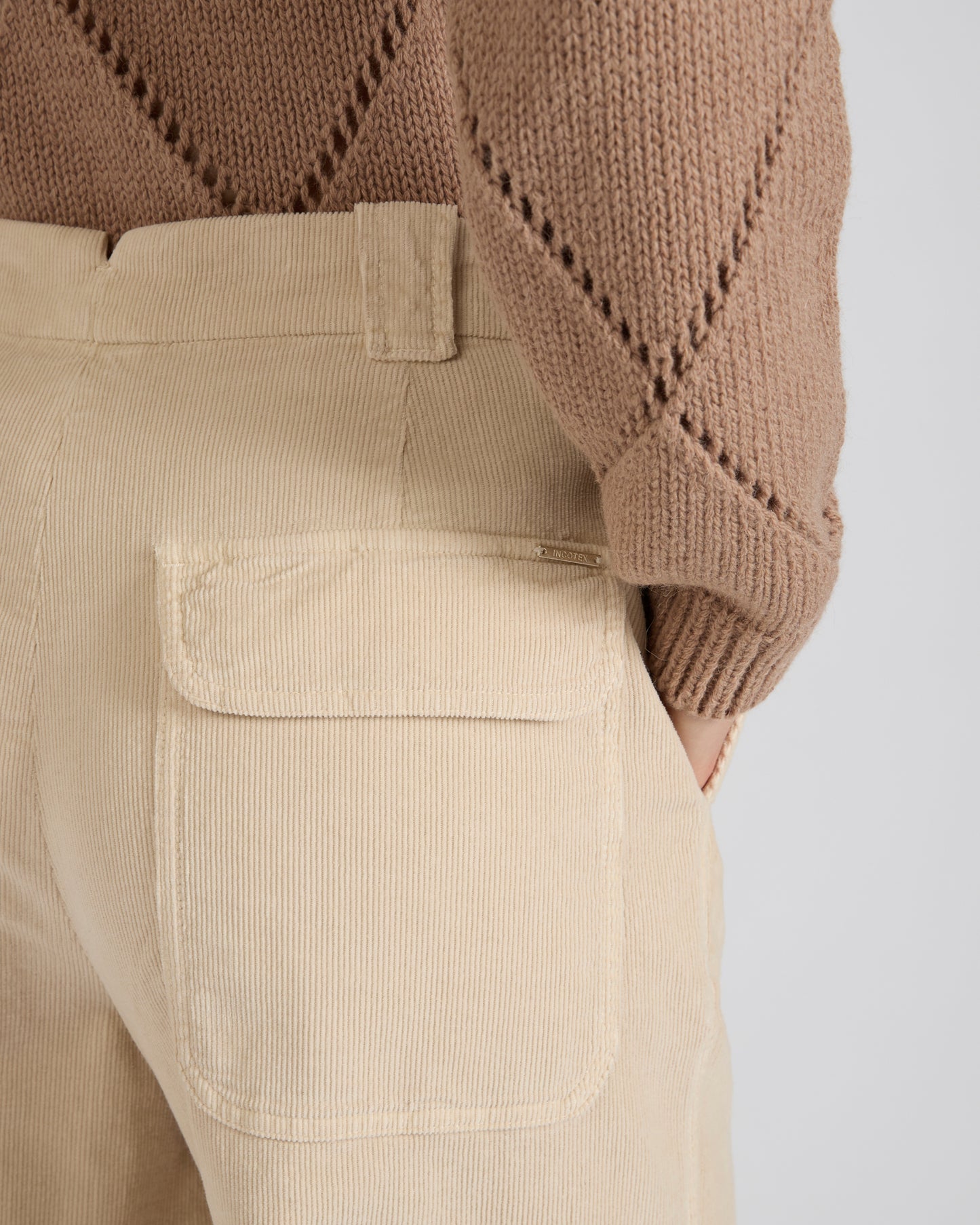 コーデュロイ・ワイドフィットパンツ