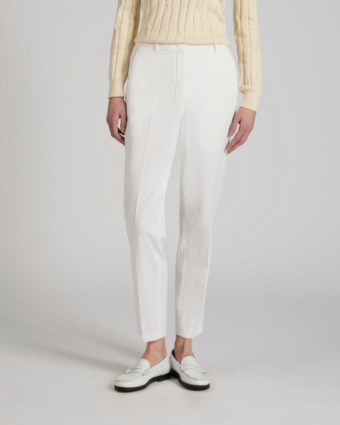 Regular fit trousers in cotton gabardine and lyocell