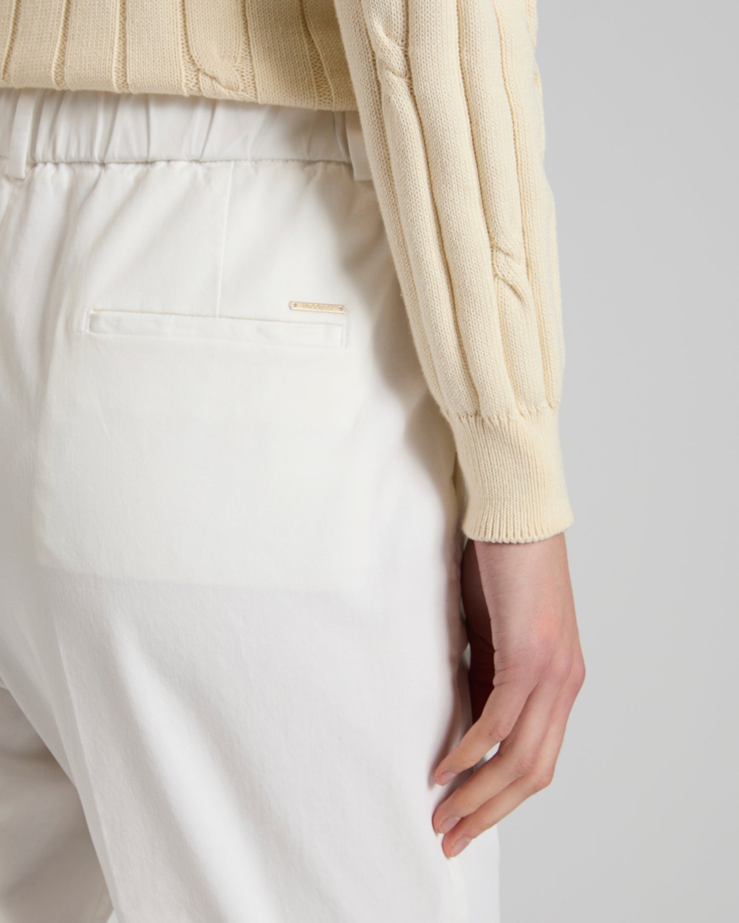 Regular fit trousers in cotton gabardine and lyocell