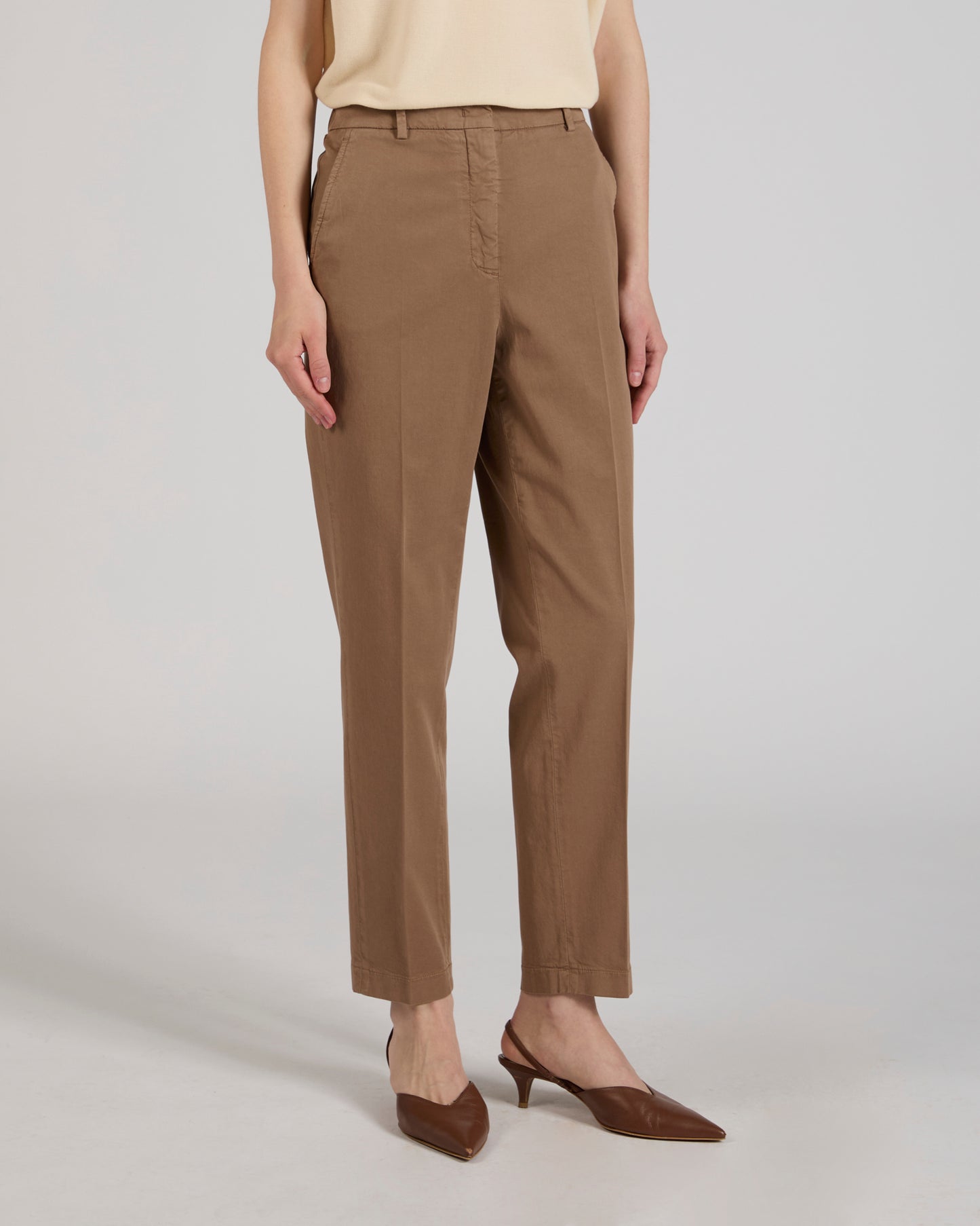 Regular fit trousers in cotton gabardine and lyocell