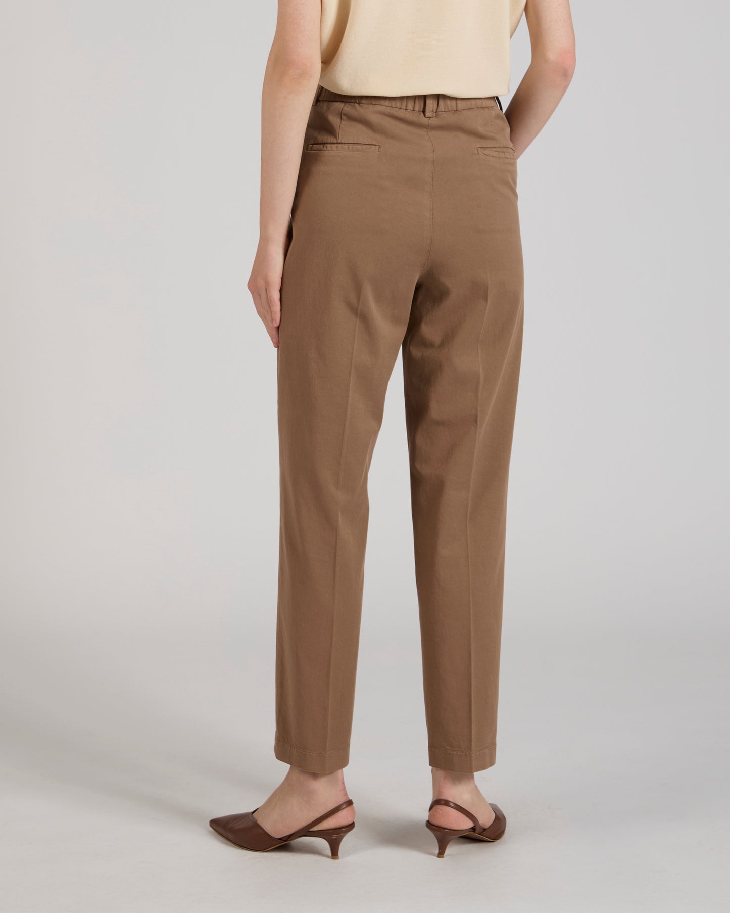 Regular fit trousers in cotton gabardine and lyocell