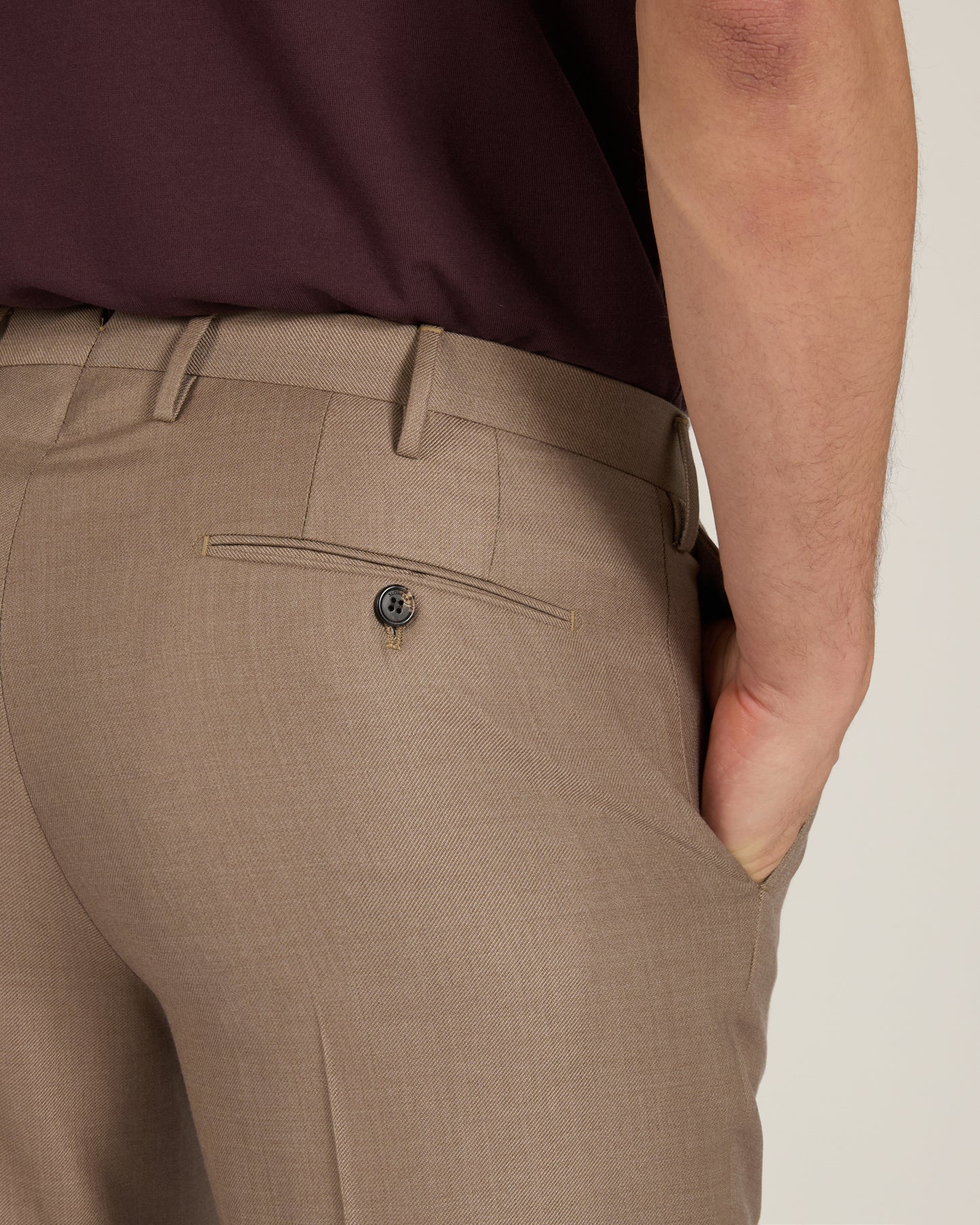 Pantalone regular fit in twill di lana e seta