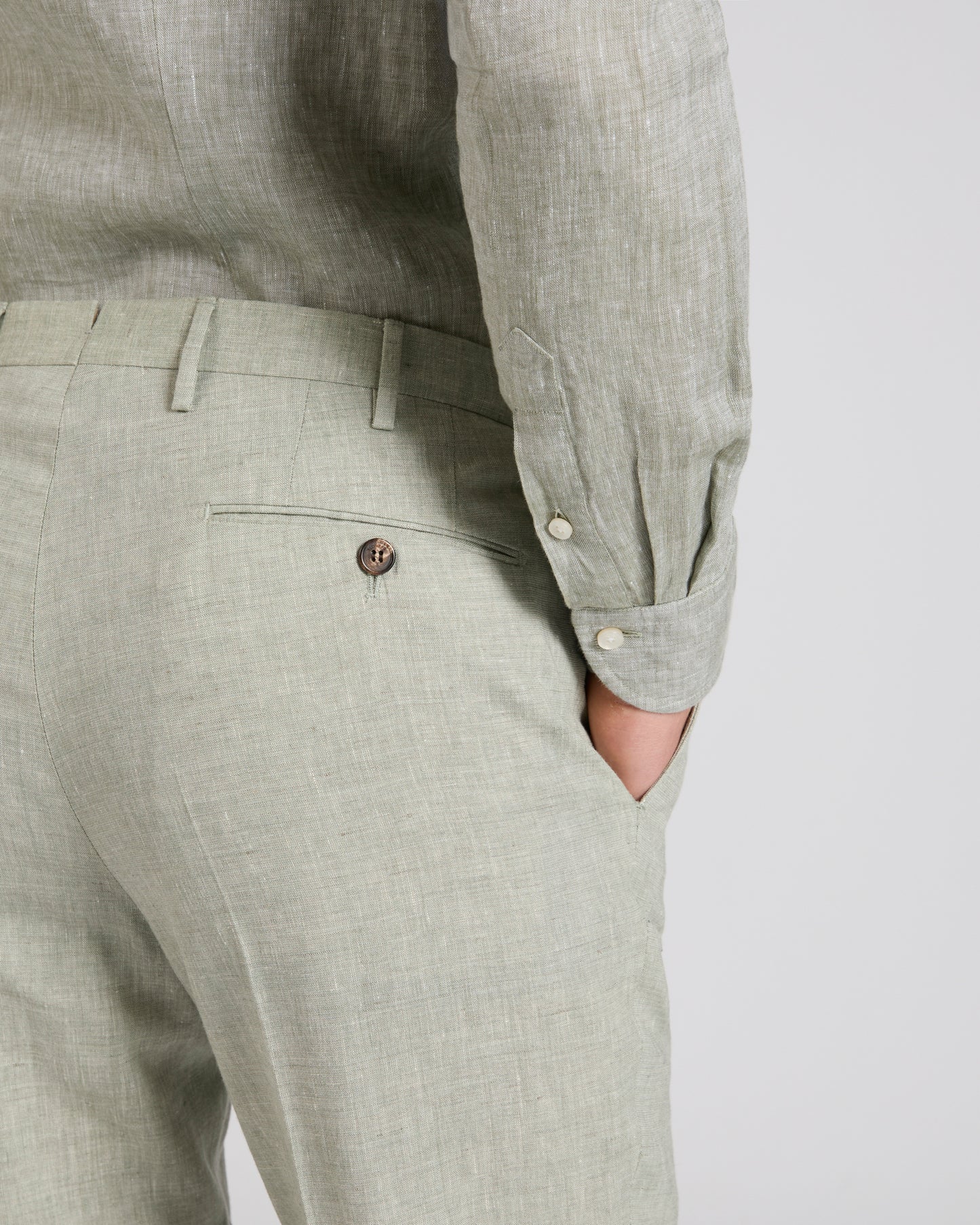 Pantalone regular fit in tela di lana e seta