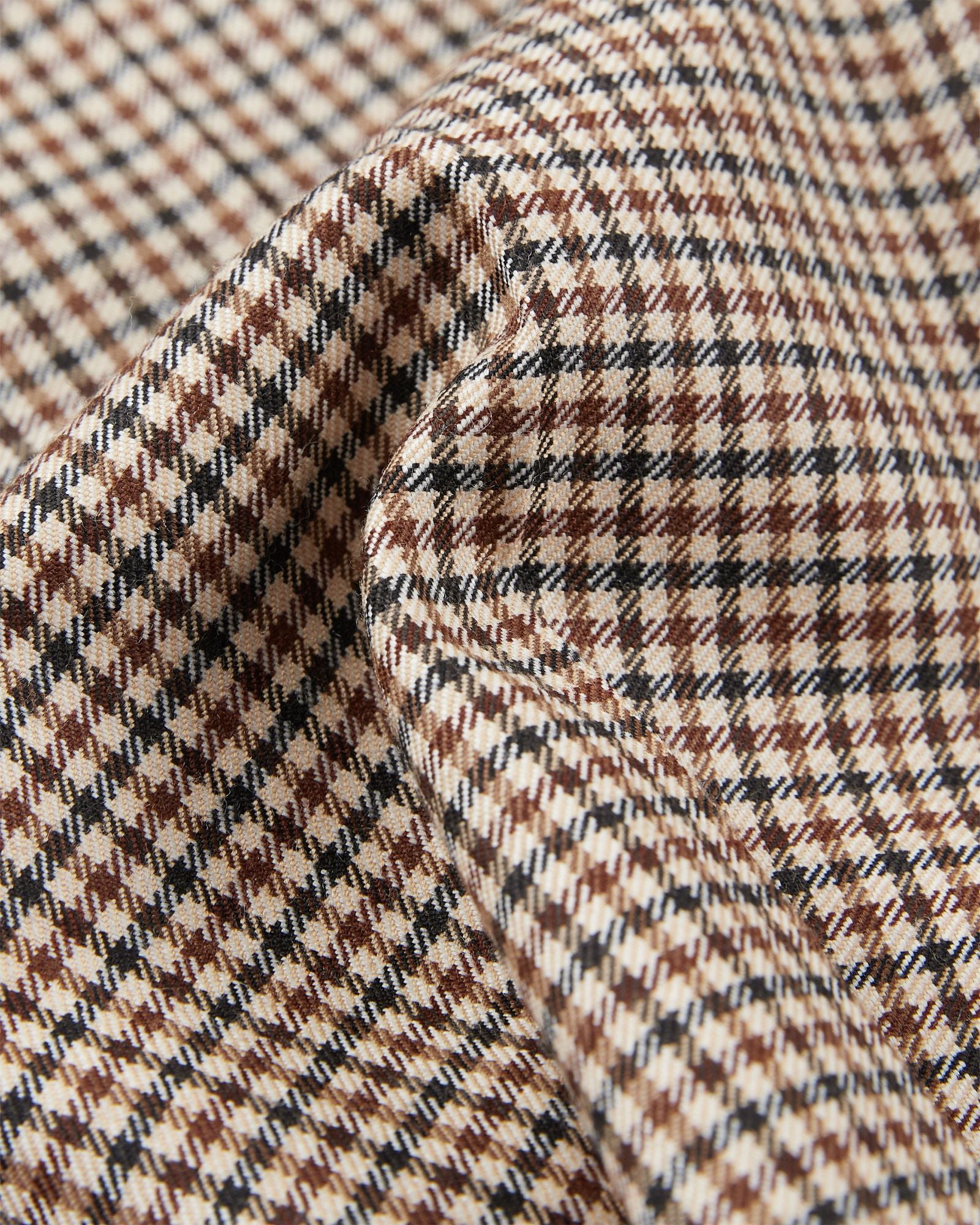 Tapered fit wool trousers