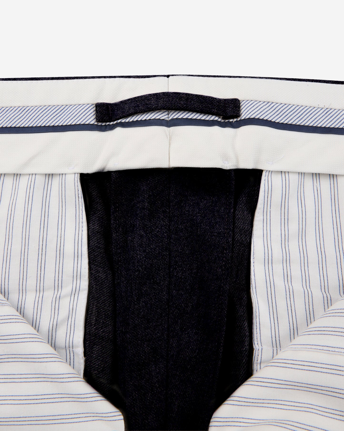 ウールブレンド テーパードフィットパンツ