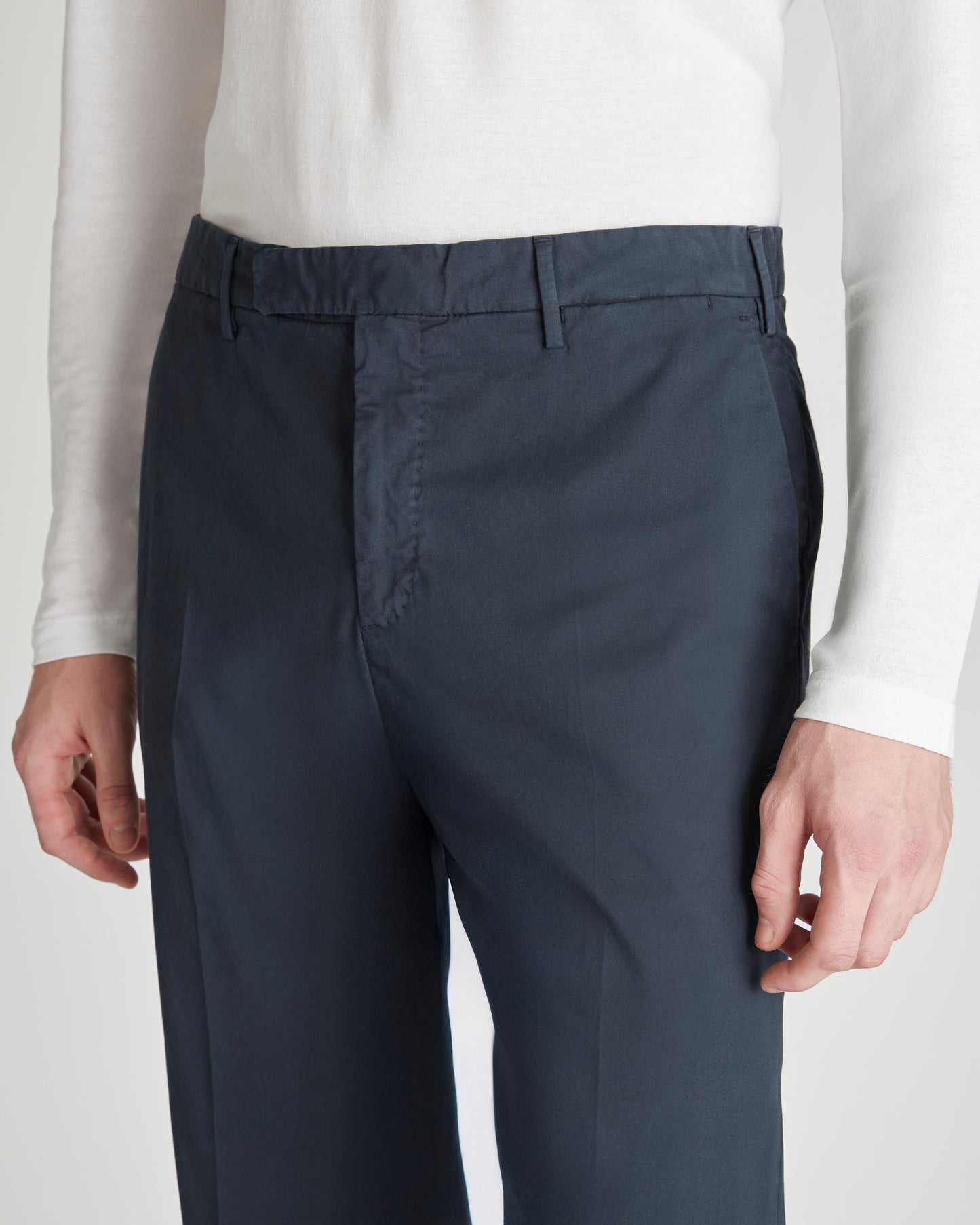 Pantalone slim fit in Royal Batavia