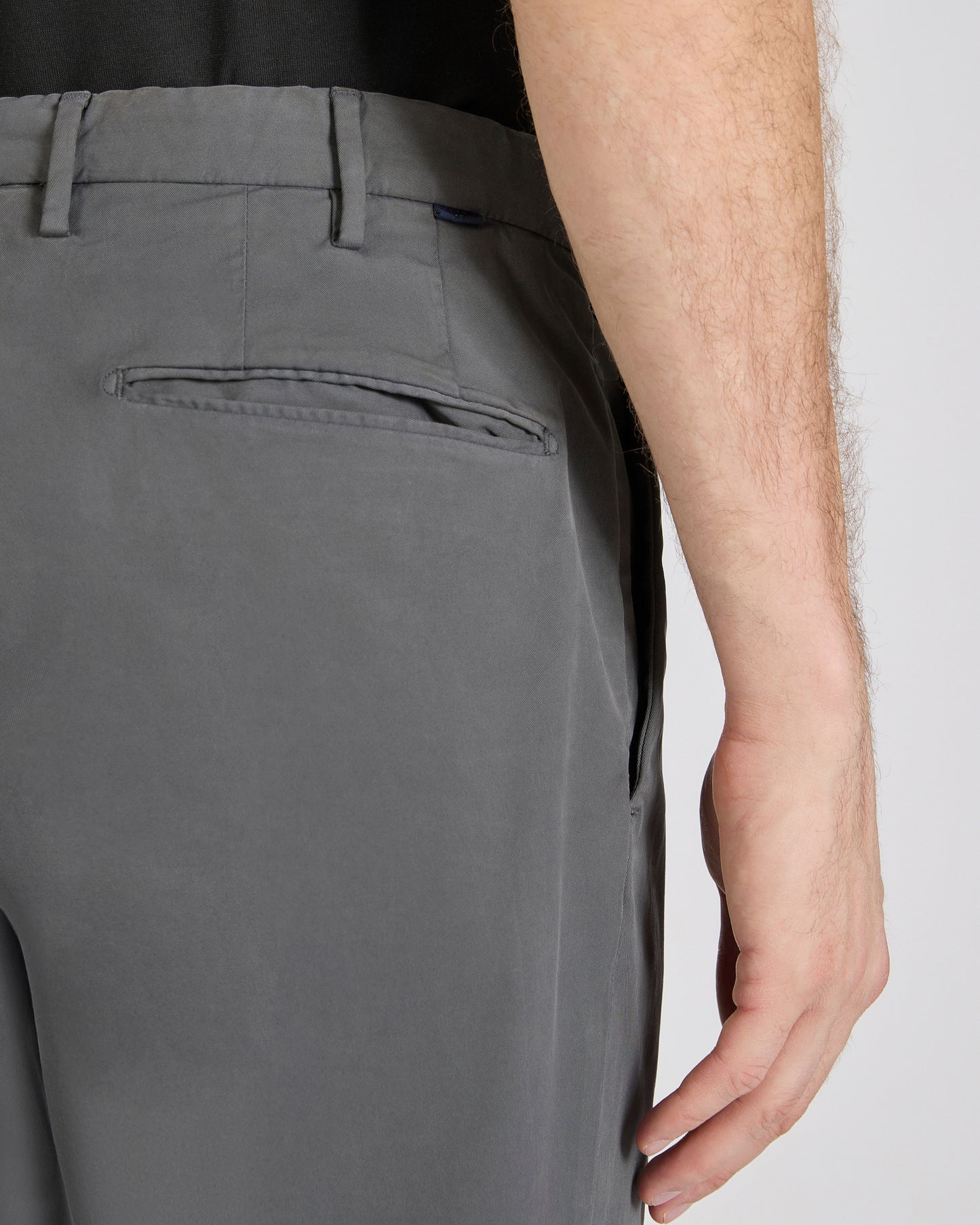 ロイヤルバタヴィア・スリムフィットパンツ