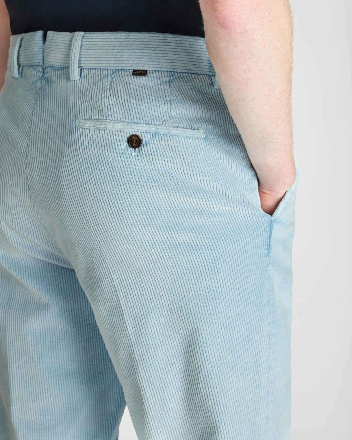 Hose Tapered Fit aus Cordsamt