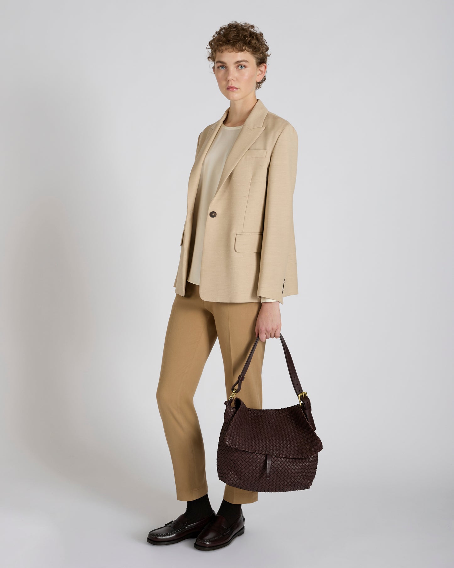 シャイニーサテン・ワイドフィットブラウス