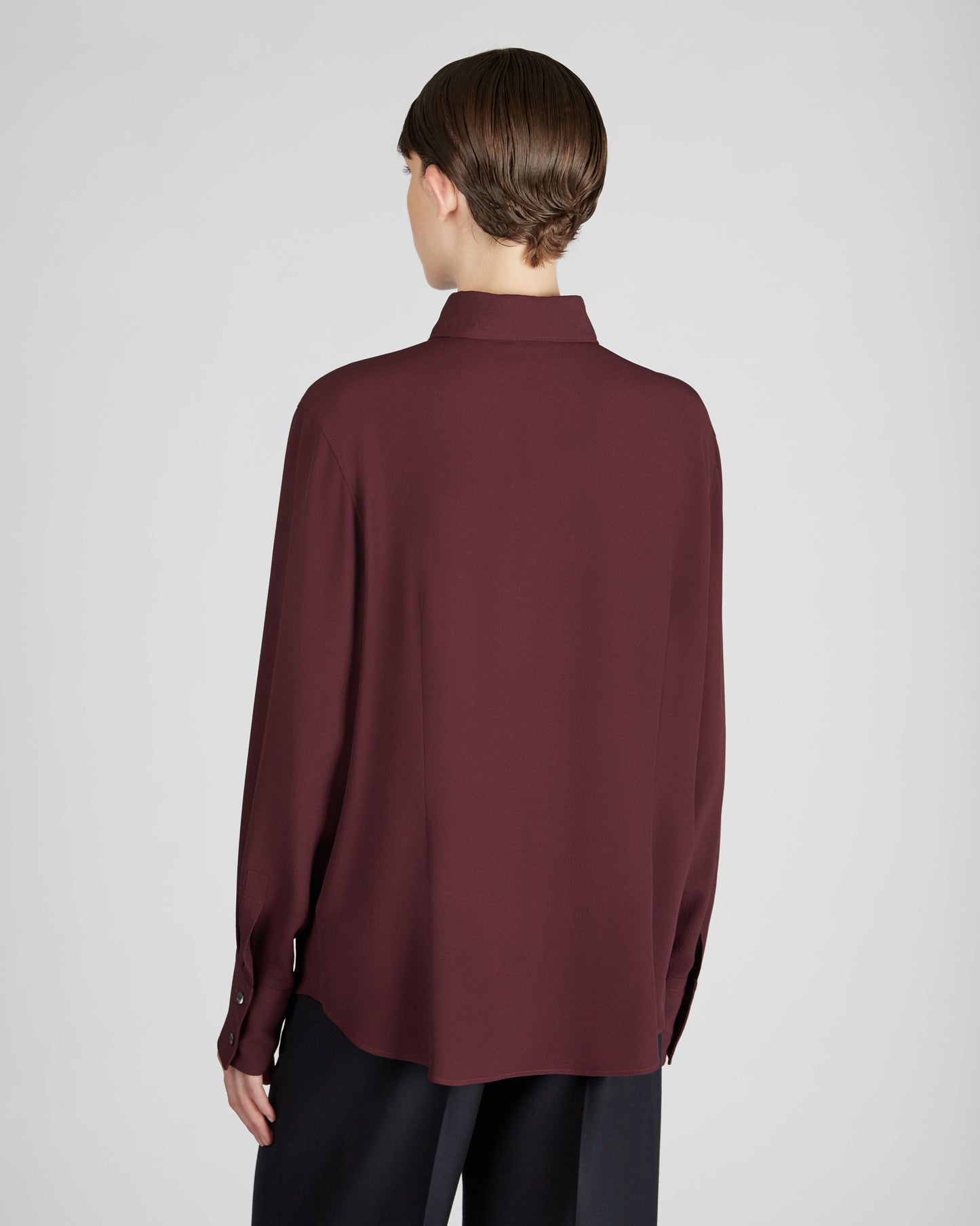 シルククレープデシンとアセテート・スリムフィットブラウス