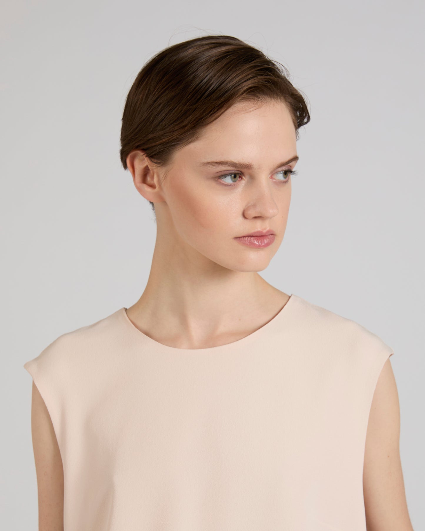Regular fit top in silk-blend crêpe de chine