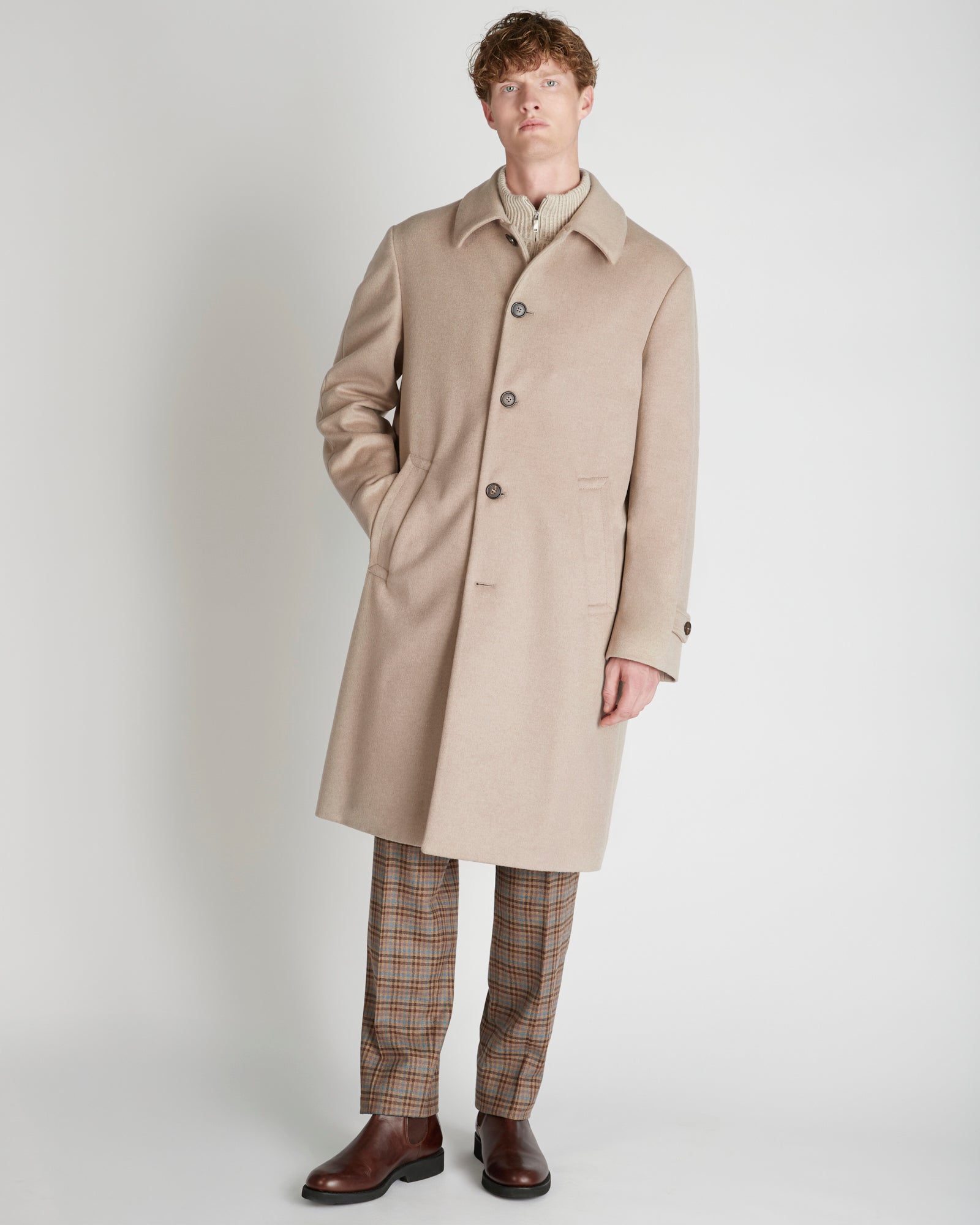 モンテドーロ：タイムレスなエレガンスのメンズジャケット