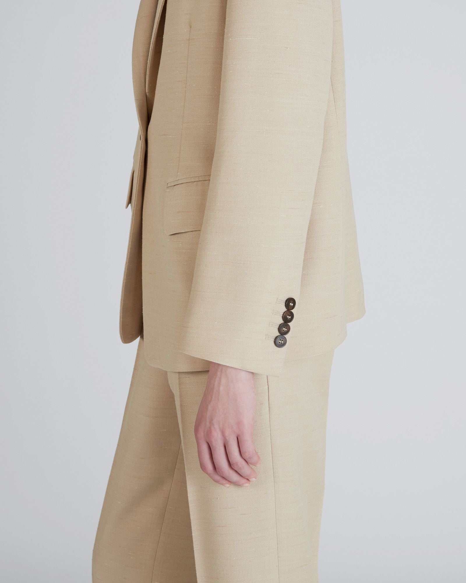 Wide fit jacket in wool shantung