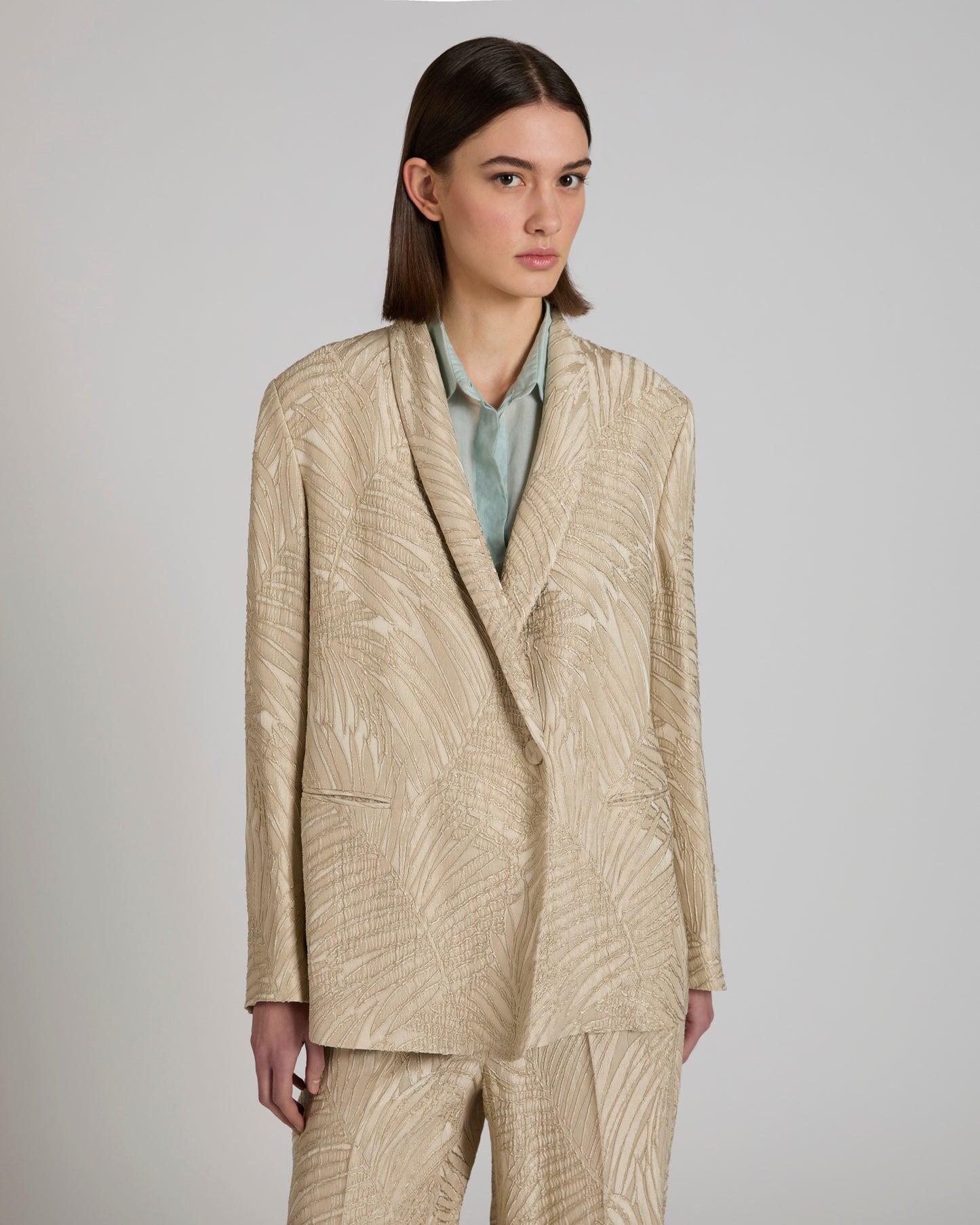 Wide fit jacket in raised viscose jacquard
