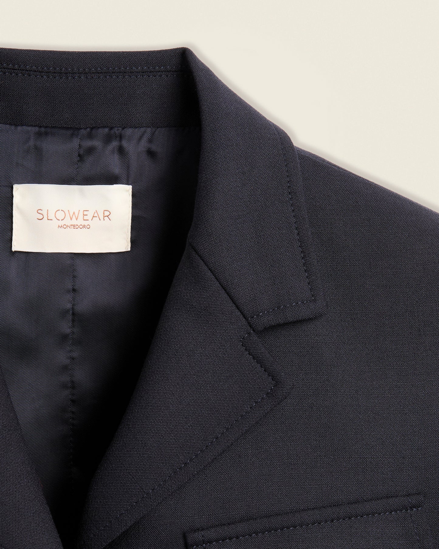 Veste courte coupe slim en laine bi-stretch