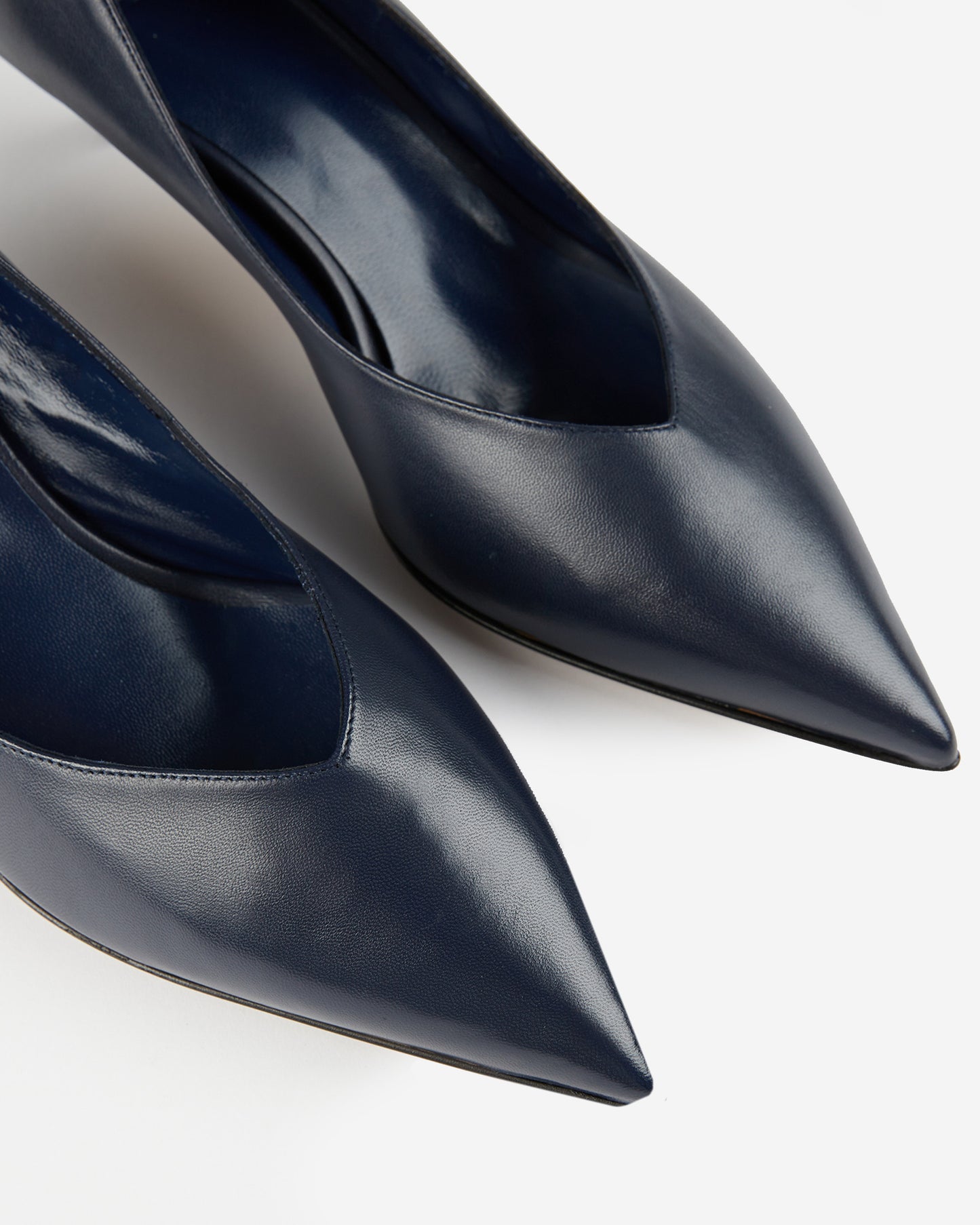 レザーパンプス