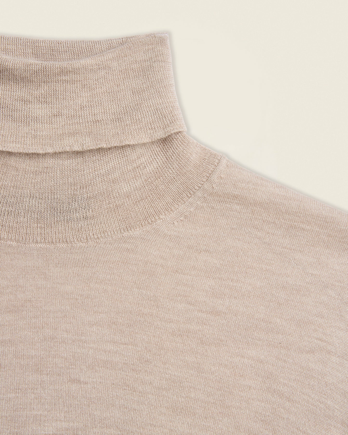 Rollkragenpullover aus Kaschmir und Seide