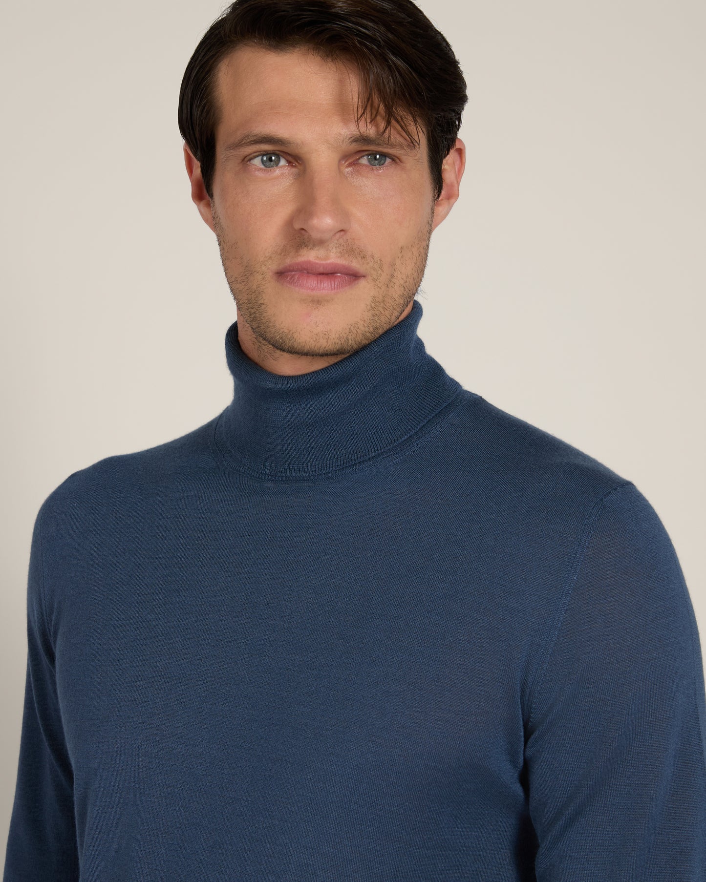 Pull à col roulé en cachemire et soie