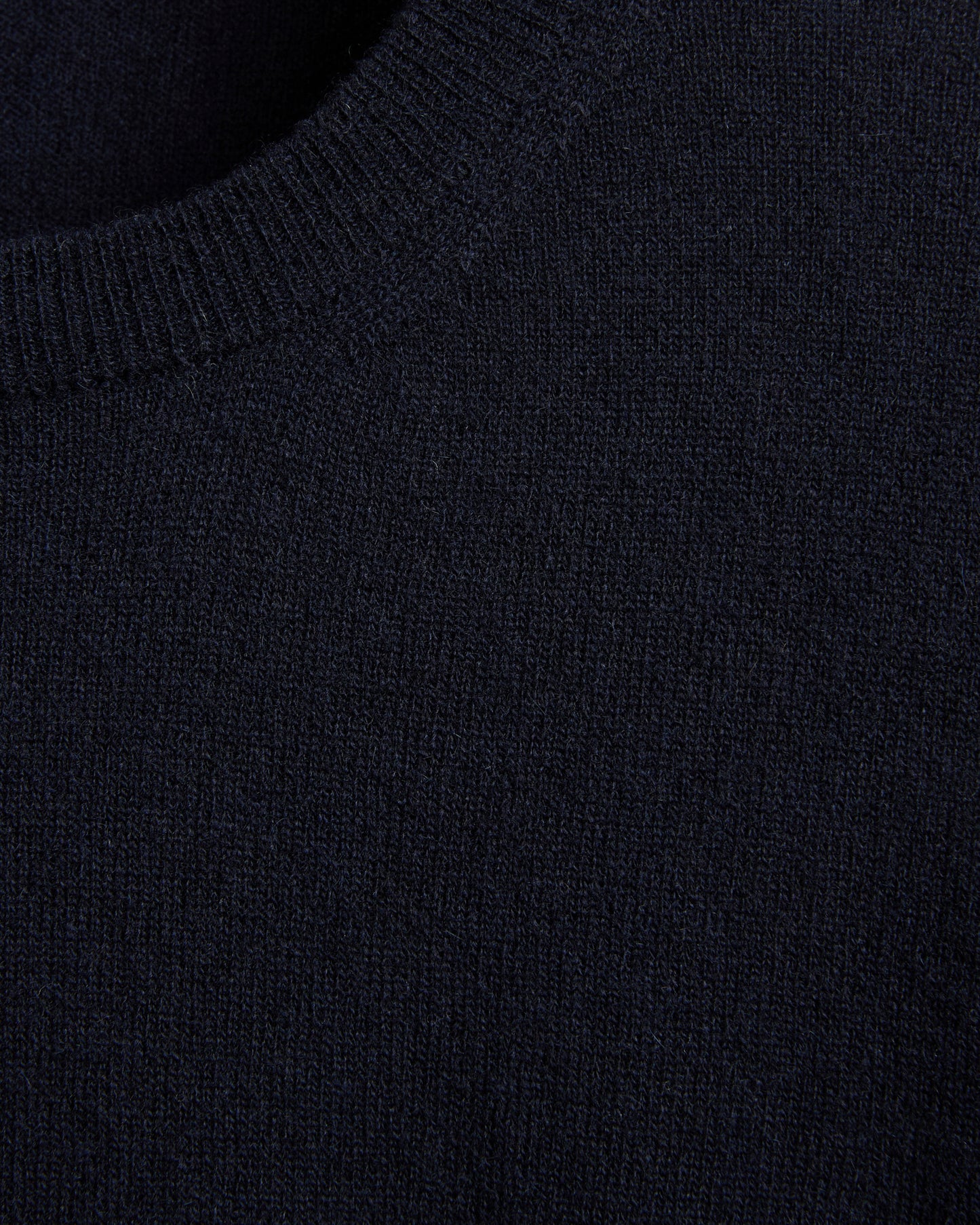 FlexCashmere crewneck
