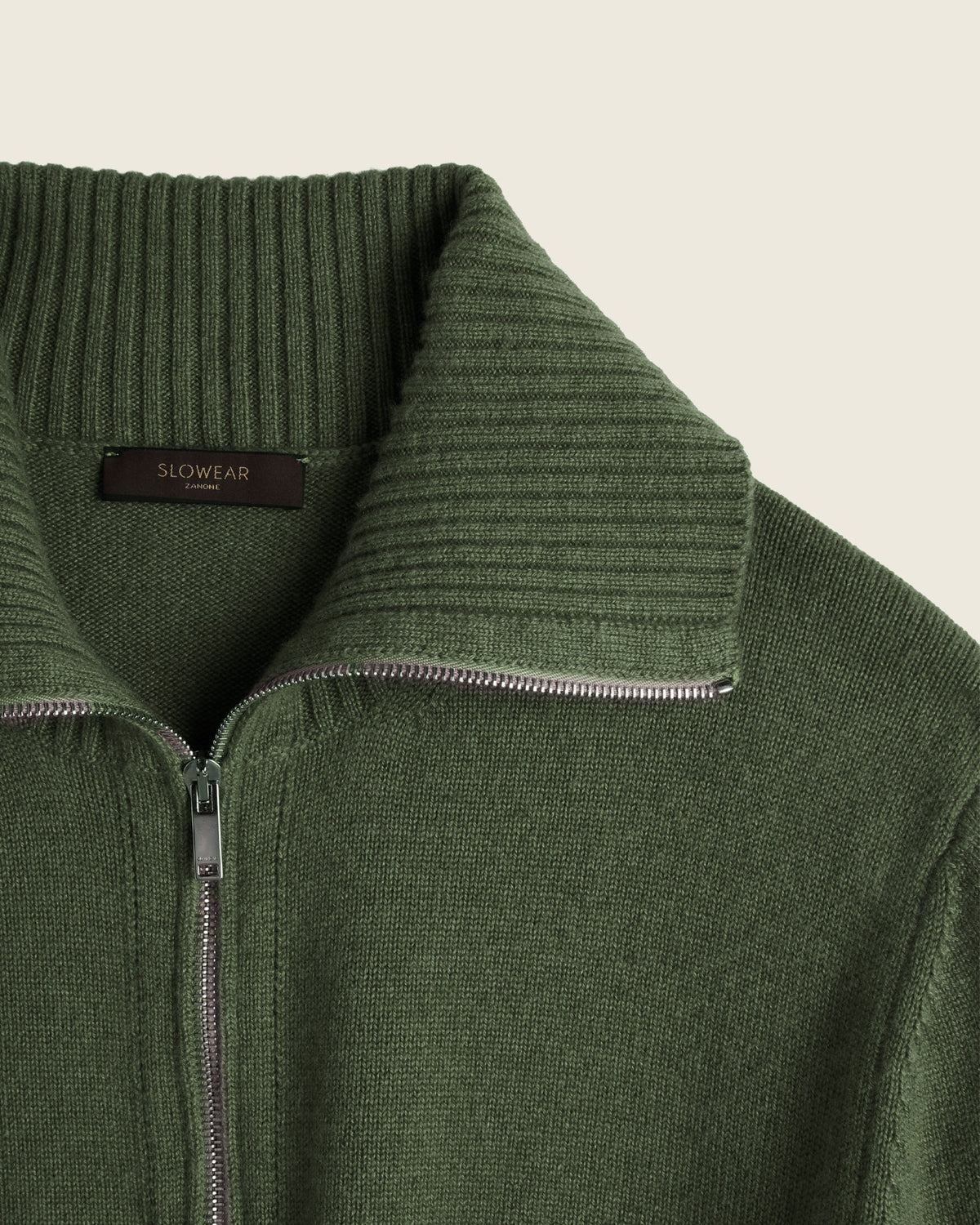 Maglia con zip slim fit in cashmere