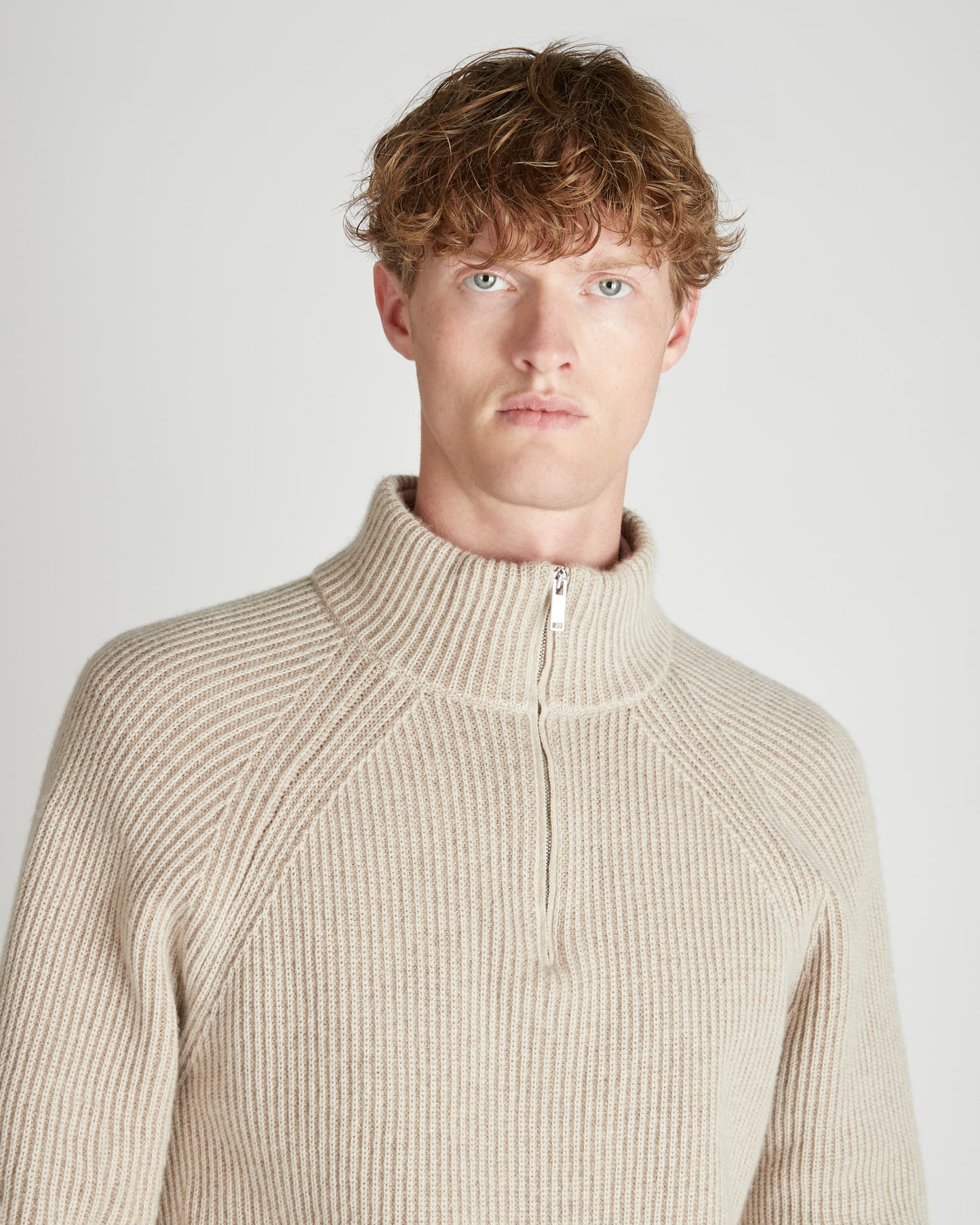 カシミア・スリムフィットハイネックニット