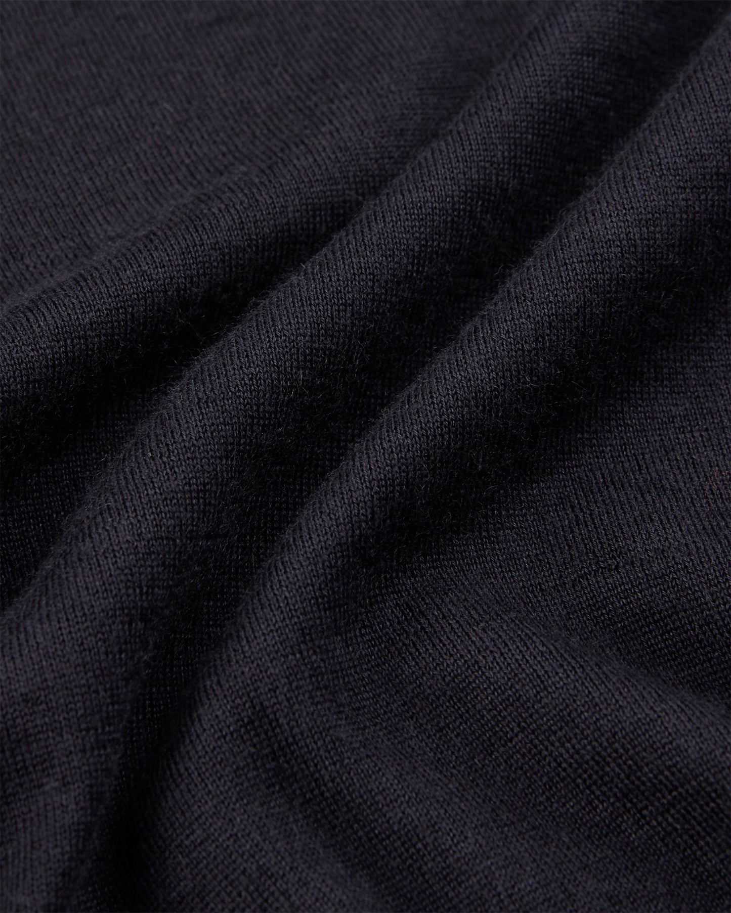 カシミアとシルク・レギュラーフィットクルーネック