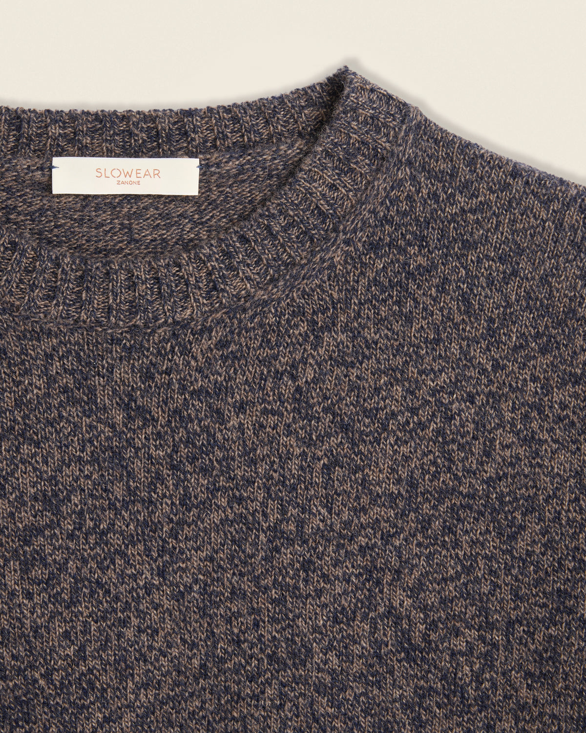 Pull ras-du-cou coupe classique en laine et angora à effet mouliné