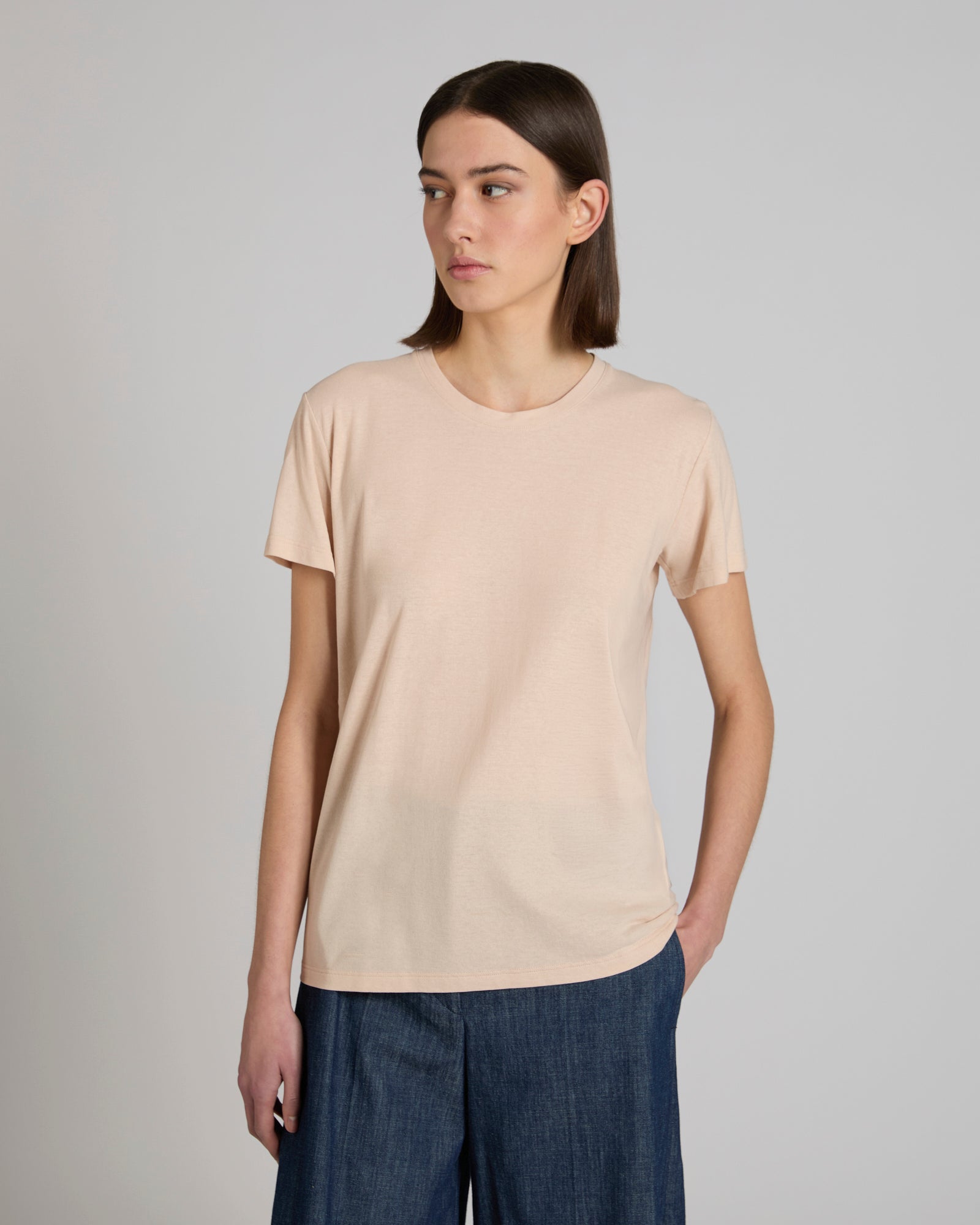 ザノーネ アイスコットン レディース：アイコニックなTシャツ＆ニット