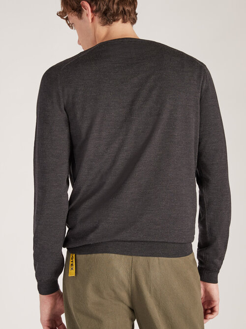 Slim-fit V-neck sweater in certified Flexwool , Zanone | Slowear